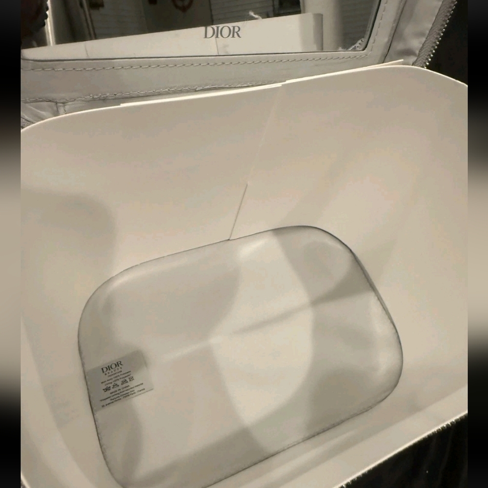 NEW DIOR "Around the World" Vanity/ Train Case/ Travel Organizer - Picture 5 of 16
